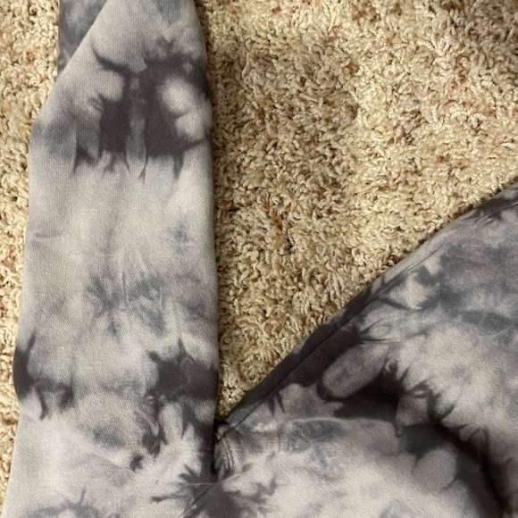 Grey and Blue tie die Sweatshirt - Picture 4 of 5